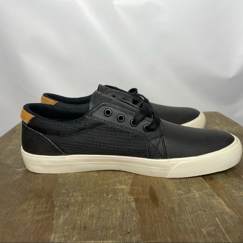 DC Skater Shoes mens 11
